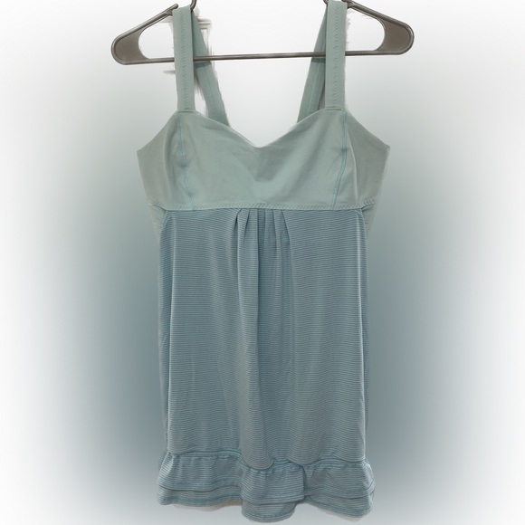 Lululemon Run: Back On Track Tank
Heathered Aquamarine Size 8 - Picture 4 of 7